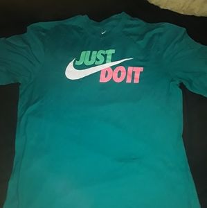 Nike t shirt